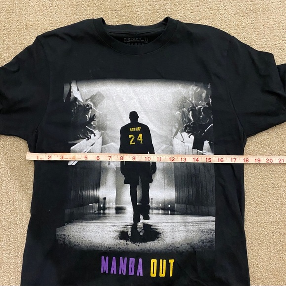 Kobe Bryant Mamba Out Shirt Size Small - Picture 6 of 7
